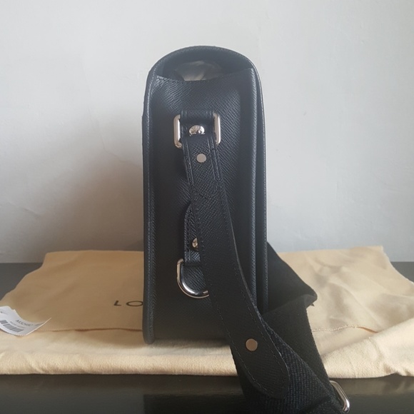 *Sold* Louis Vuitton Men's Messenger Bag - Picture 3 of 8